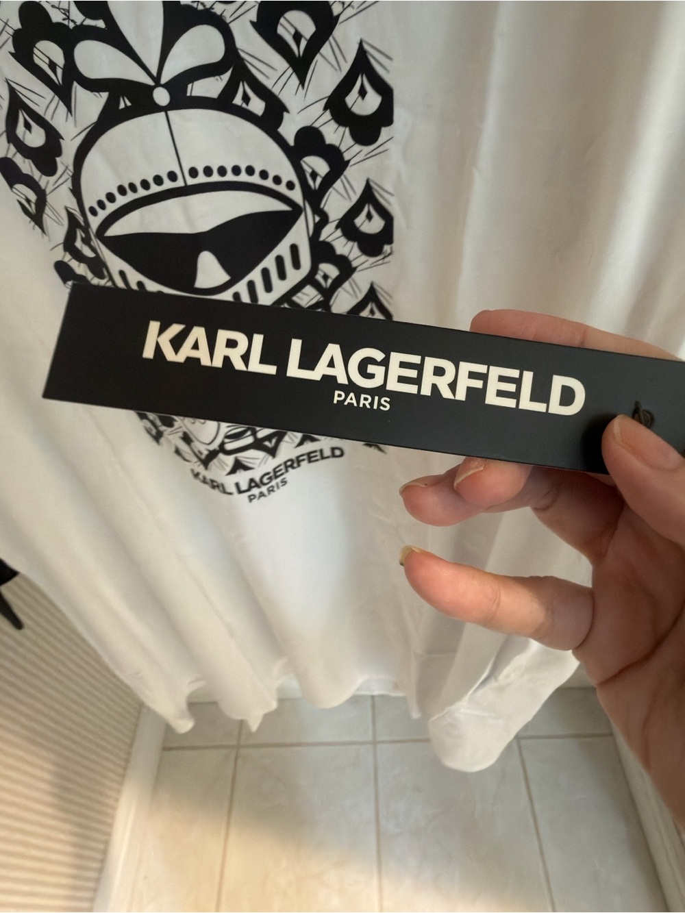 Karl Lagerfeld Paris White Graphic unisex T-Shirt XL. Karl the Knight. - Picture 5 of 5